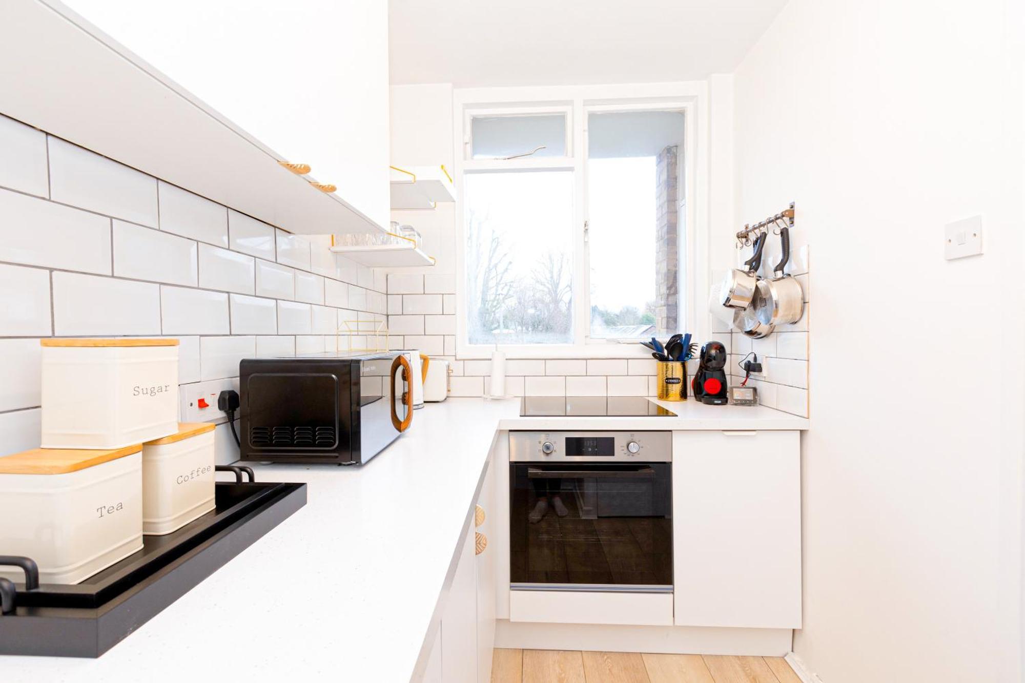 Charming With Balcony In Putney, 5 Min Tube Apartamento